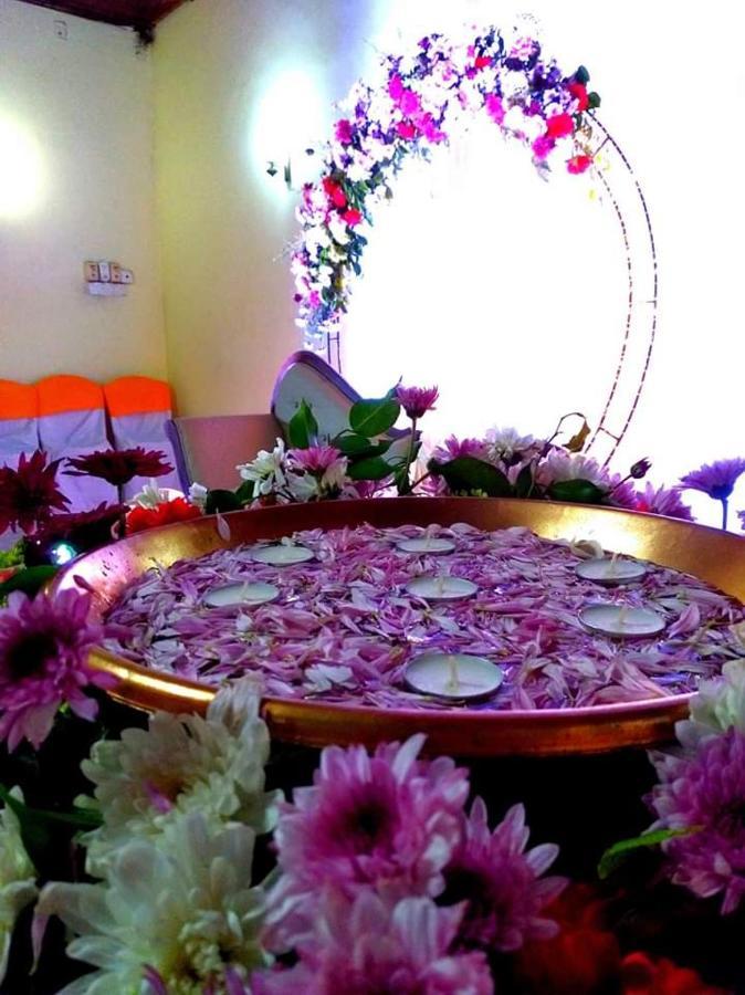 Hansika Guest Inn Buttala Exterior foto